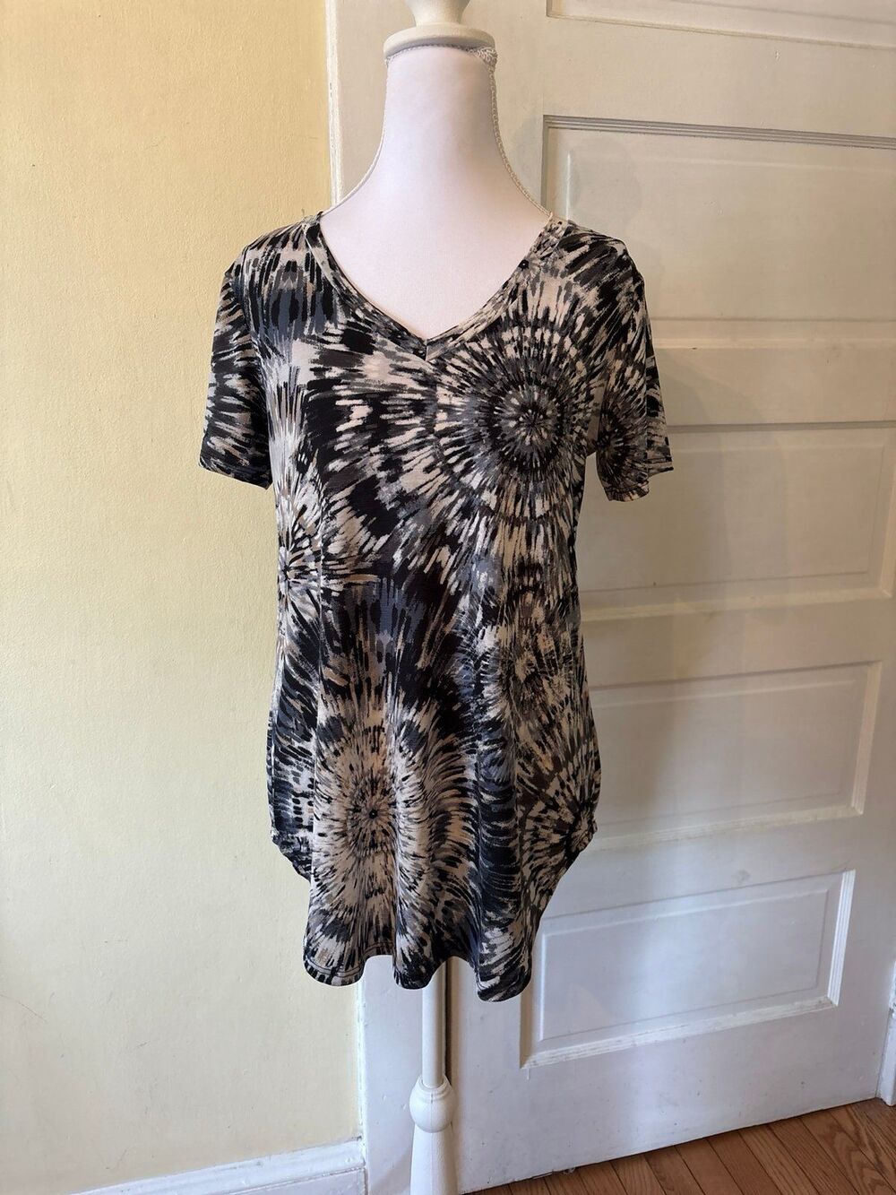 V Neck tie dye acid wash dandelion tunic top blue white silky casual summer nwot